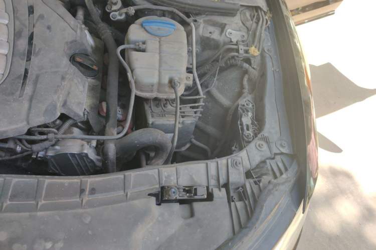 Used Audi A6L 2012 30 FSI Comfort Model Engine Bay Left