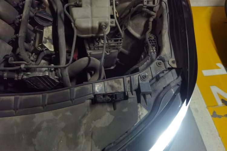 Used Audi A6L 2012 35 FSI Comfort Model Engine Bay Left