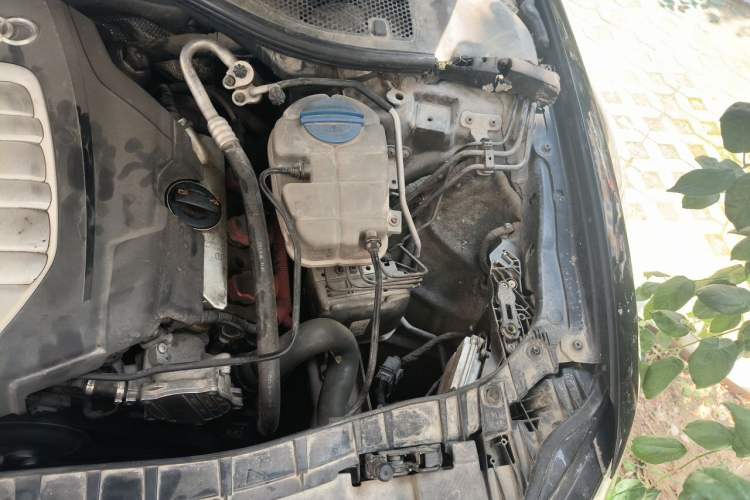 Used Audi A6L 2012 30 FSI Luxury Model Engine Bay Left