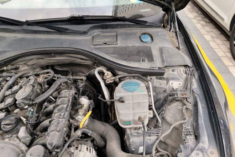 Used Audi A6L 2012 TFSI Standard Model Engine Bay Left