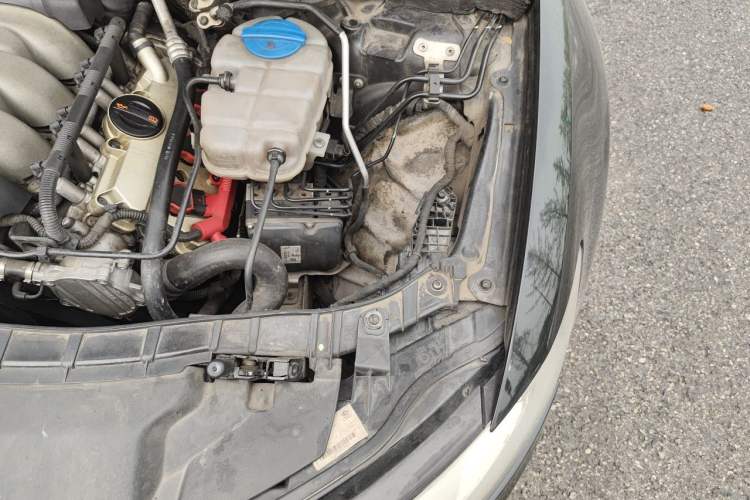 Used Audi A6L 2012 35 FSI Comfort Model Engine Bay Left