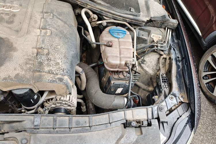 Used Audi A6L 2012 TFSI Standard Model Engine Bay Left