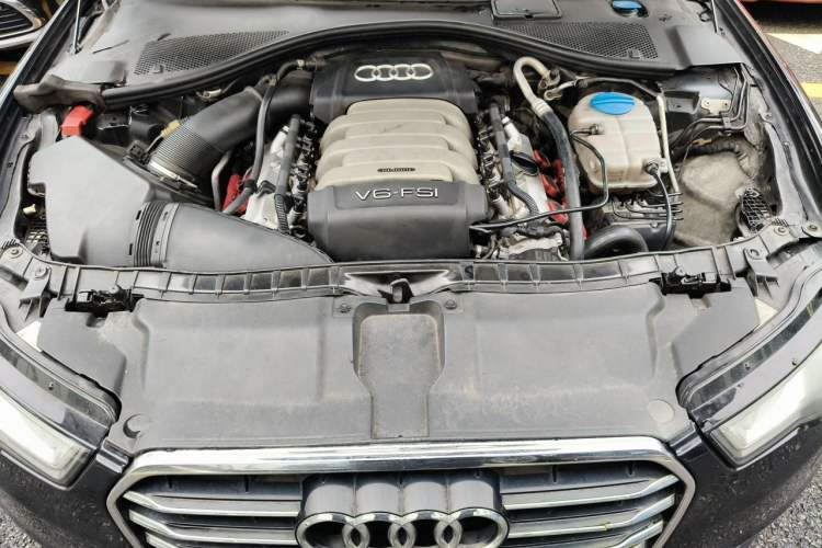 Used Audi A6L 2012 35 FSI Comfort Model Engine Bay
