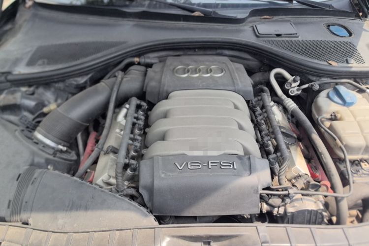Used Audi A6L 2012 35 FSI quattro Luxury Model Engine Bay
