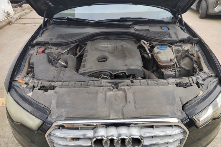 Used Audi A6L 2012 TFSI Standard Model Engine Bay