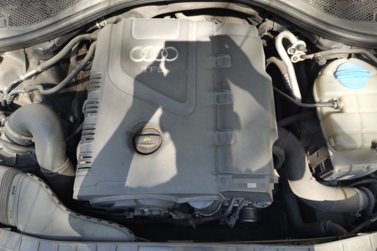 Used Audi A6L 2012 TFSI Standard Model Engine Bay