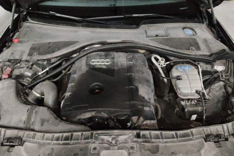 Used Audi A6L 2012 TFSI Standard Model Engine Bay