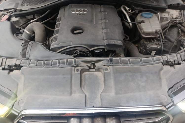 Used Audi A6L 2012 TFSI Standard Model Engine Bay