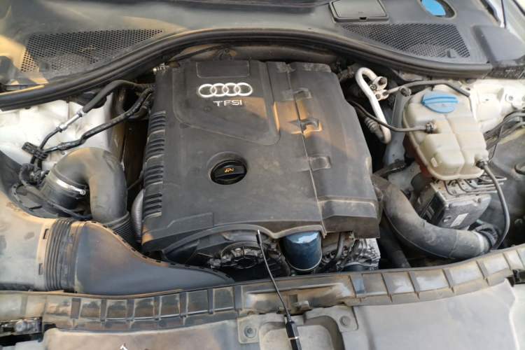 Used Audi A6L 2012 TFSI Standard Model Engine Bay