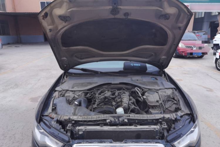 Used Audi A6L 2012 TFSI Standard Model Engine Bay