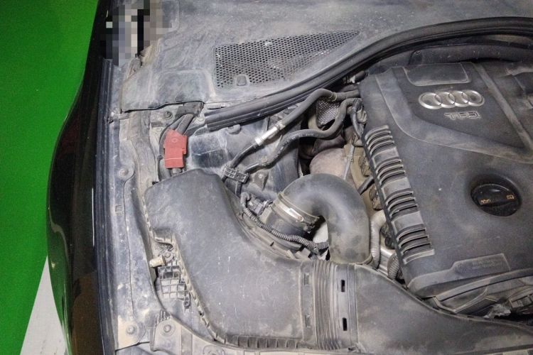 Used Audi A6L 2012 TFSI Standard Model Engine Bay Right