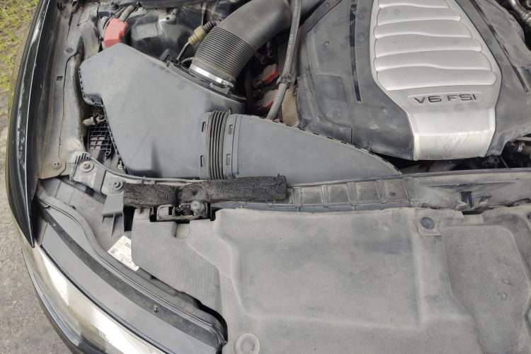 Used Audi A6L 2012 30 FSI Comfort Model Engine Bay Right