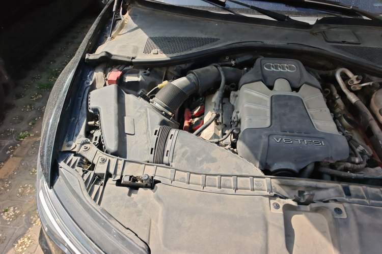Used Audi A6L 2012 50 TFSI quattro Luxury Model Engine Bay Right