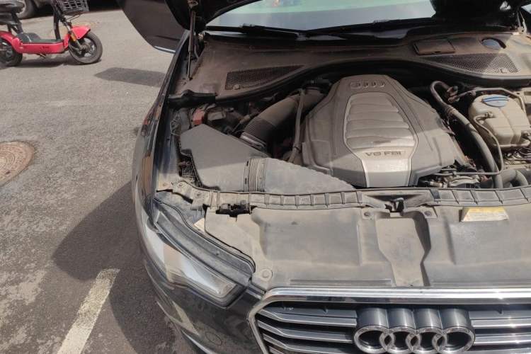 Used Audi A6L 2012 30 FSI Luxury Model Engine Bay Right