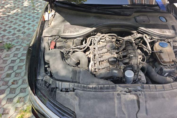 Used Audi A6L 2012 TFSI Standard Model Engine Bay Right