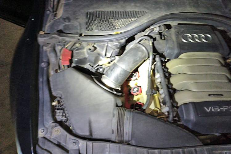 Used Audi A6L 2012 35 FSI Comfort Model Engine Bay Right