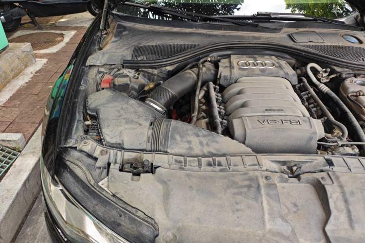 Used Audi A6L 2012 35 FSI Comfort Model Engine Bay Right
