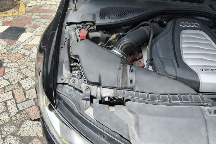 Used Audi A6L 2012 30 FSI Comfort Model Engine Bay Right