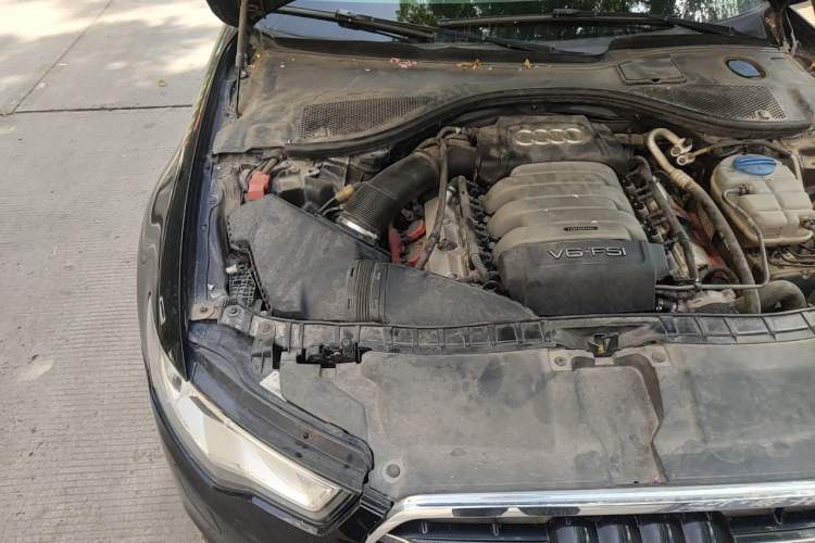 Used Audi A6L 2012 35 FSI quattro Luxury Model Engine Bay Right