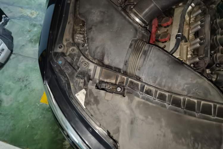 Used Audi A6L 2012 30 FSI Comfort Model Engine Bay Right