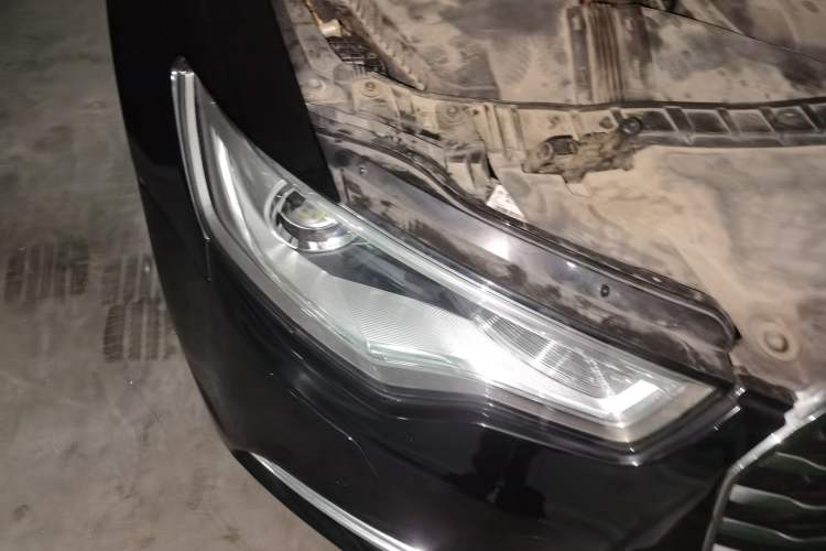 Used Audi A6L 2012 30 FSI Technology Edition Engine Bay Right