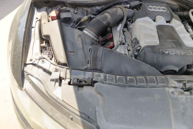 Used Audi A6L 2012 50 TFSI quattro Luxury Model Engine Bay Right