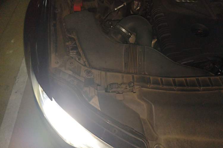 Used Audi A6L 2012 TFSI Standard Model Engine Bay Right