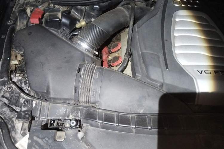 Used Audi A6L 2012 30 FSI Comfort Model Engine Bay Right
