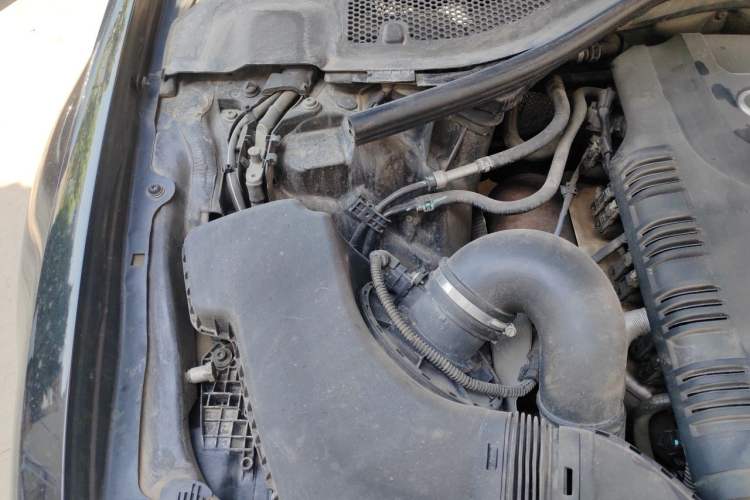 Used Audi A6L 2012 TFSI Standard Model Engine Bay Right