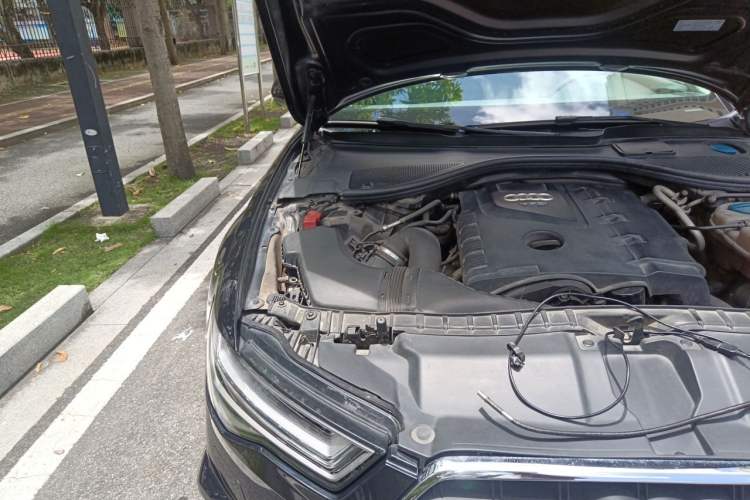 Used Audi A6L 2012 TFSI Standard Model Engine Bay Right