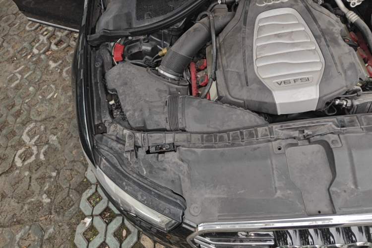 Used Audi A6L 2012 30 FSI Luxury Model Engine Bay Right