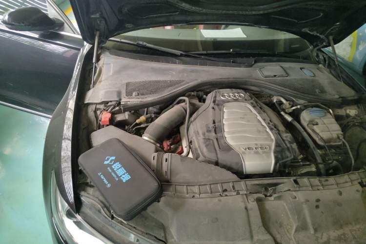 Used Audi A6L 2012 30 FSI Technology Edition Engine Bay Right