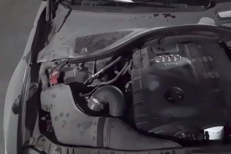 Used Audi A6L 2012 TFSI Standard Model Engine Bay Right