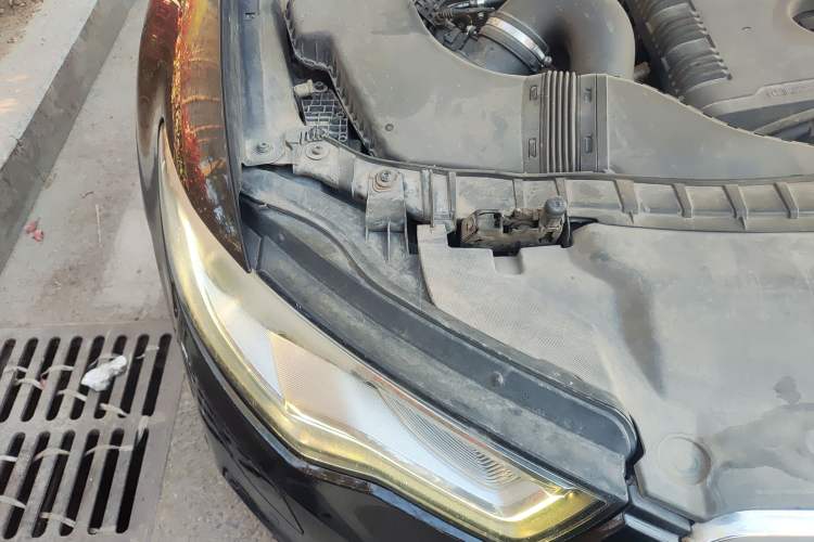 Used Audi A6L 2012 TFSI Standard Model Engine Bay Right