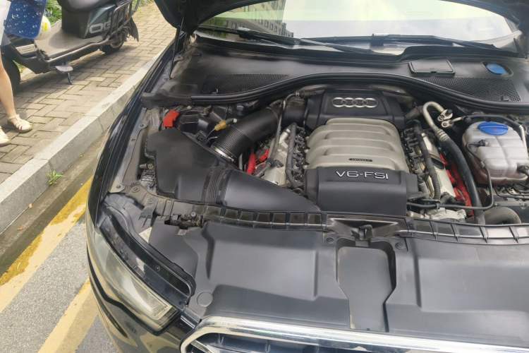 Used Audi A6L 2012 35 FSI quattro Luxury Model Engine Bay Right