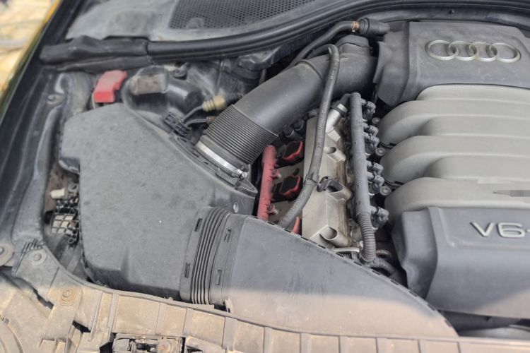 Used Audi A6L 2012 35 FSI quattro Luxury Model Engine Bay Right