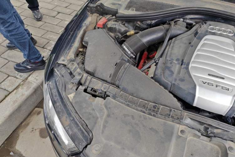 Used Audi A6L 2012 30 FSI Technology Edition Engine Bay Right