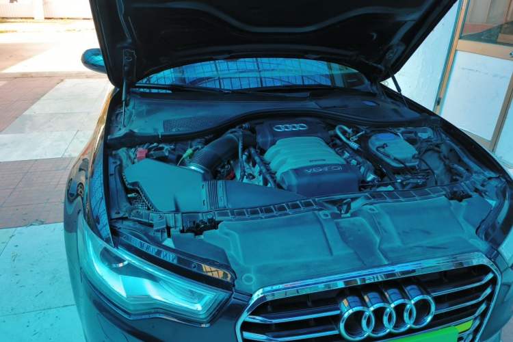 Used Audi A6L 2012 35 FSI Comfort Model Engine Bay Right