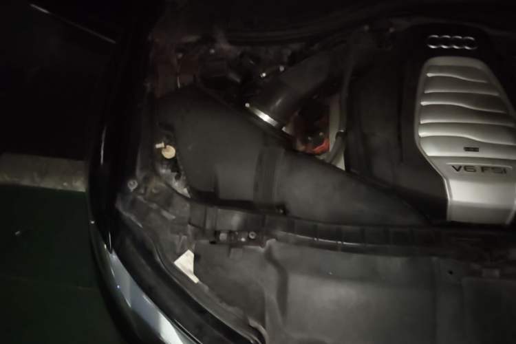 Used Audi A6L 2012 30 FSI Technology Edition Engine Bay Right