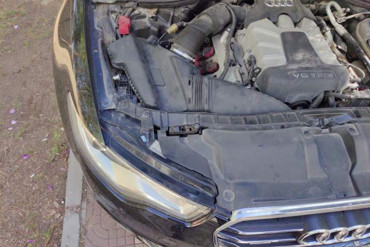 Used Audi A6L 2012 50 TFSI quattro Luxury Model Engine Bay Right