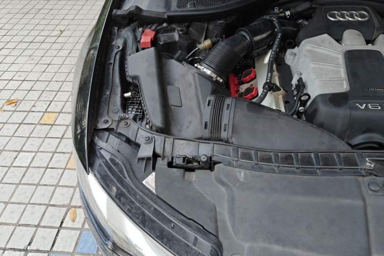 Used Audi A6L 2012 50 TFSI quattro Luxury Model Engine Bay Right