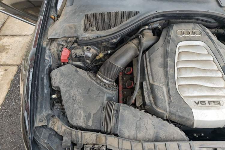 Used Audi A6L 2012 30 FSI Comfort Model Engine Bay Right