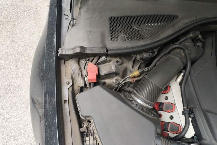Used Audi A6L 2012 30 FSI Comfort Model Engine Bay Right