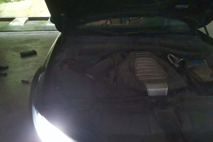 Used Audi A6L 2012 30 FSI Comfort Model Engine Bay Right