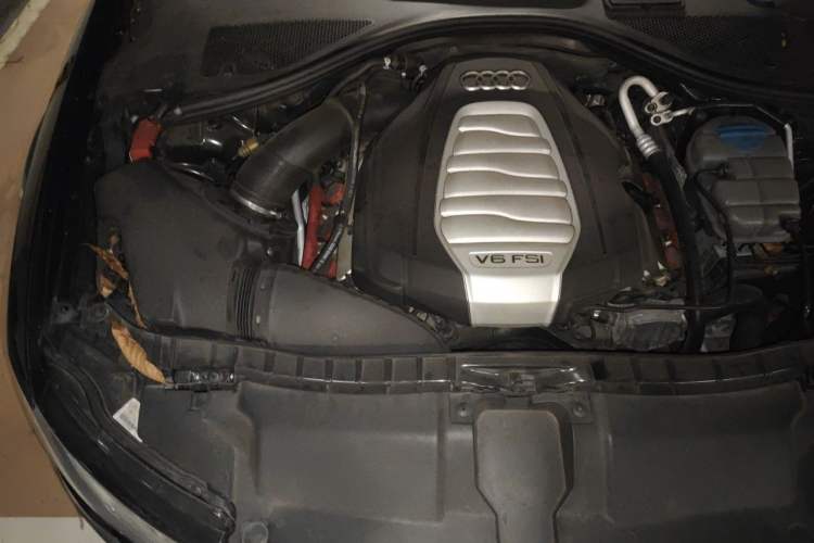 Used Audi A6L 2012 30 FSI Luxury Model Engine Bay Right