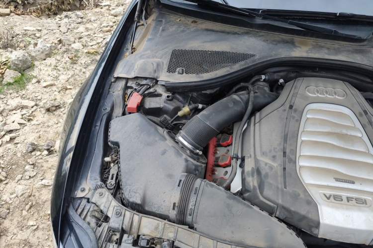 Used Audi A6L 2012 30 FSI Comfort Model Engine Bay Right