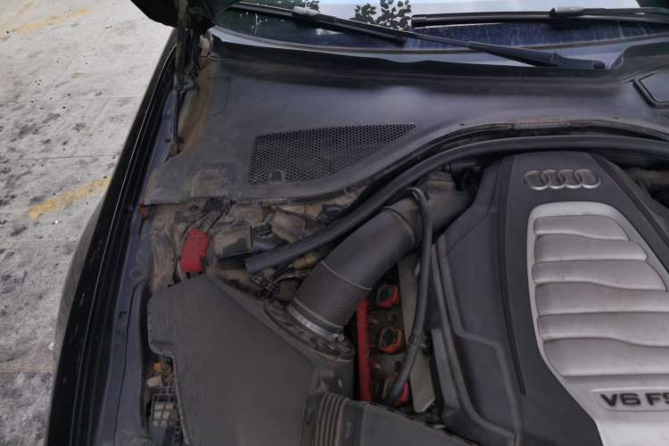 Used Audi A6L 2012 30 FSI Comfort Model Engine Bay Right