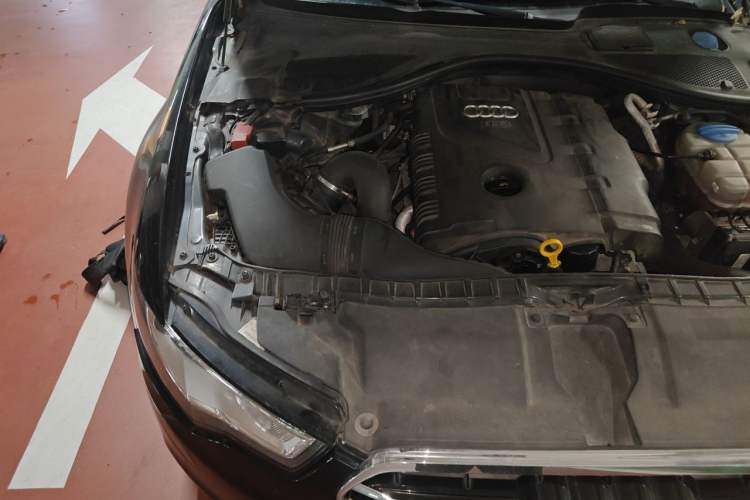 Used Audi A6L 2012 TFSI Standard Model Engine Bay Right