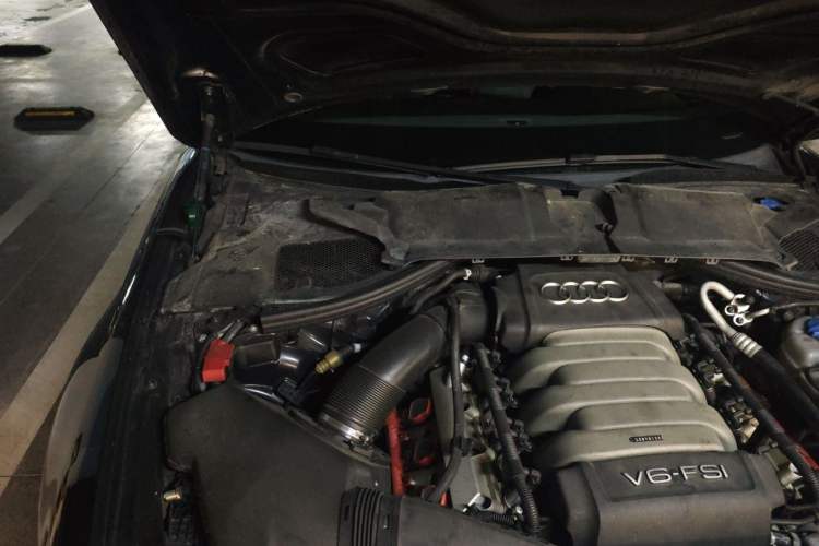 Used Audi A6L 2012 35 FSI Luxury Model Engine Bay Right