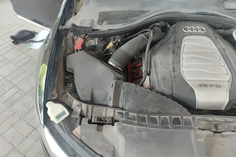 Used Audi A6L 2012 30 FSI Luxury Model Engine Bay Right